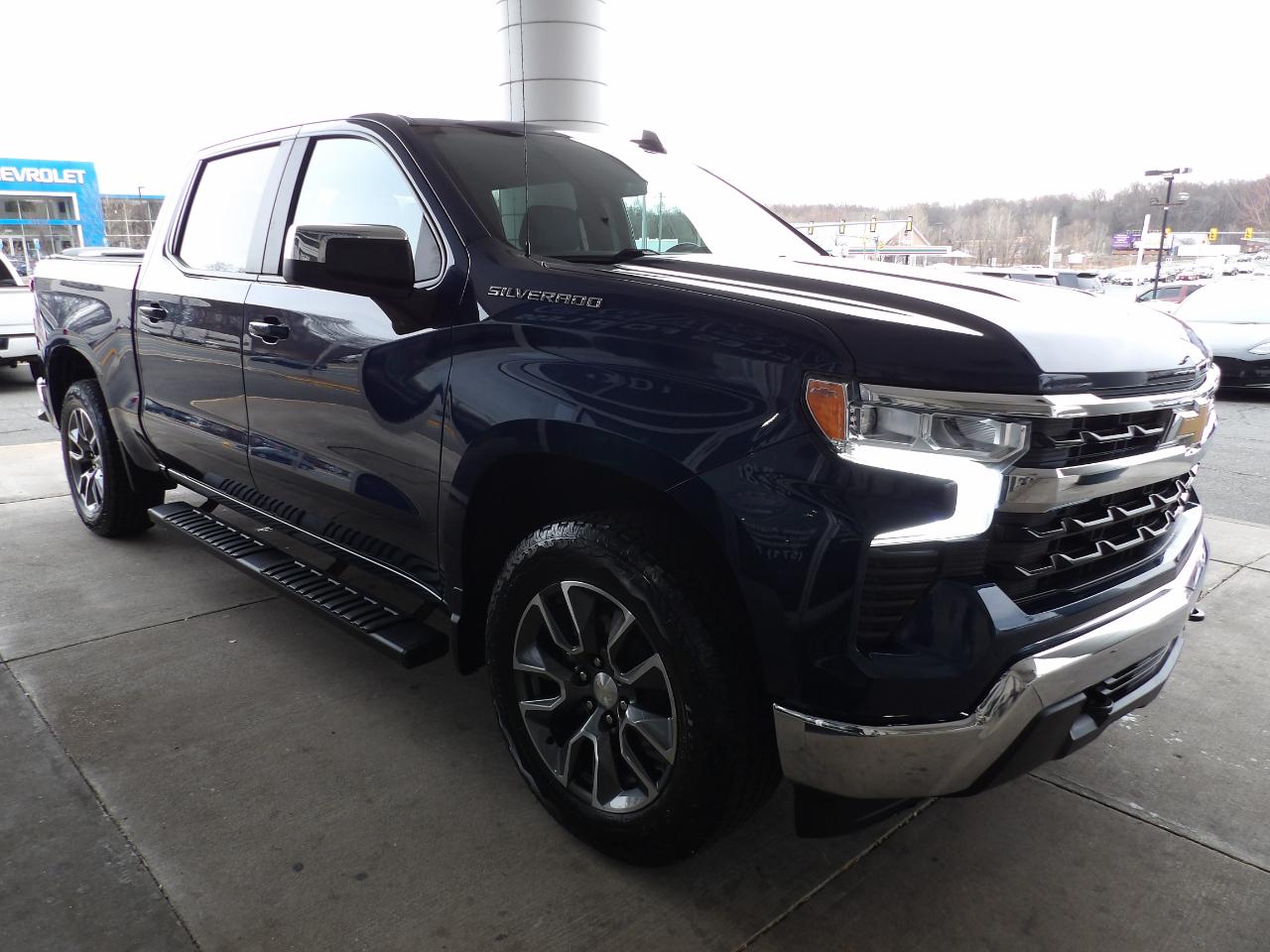 Chevrolet Silverado 1500 4WD Crew Cab 147" LT w/2FL 2023