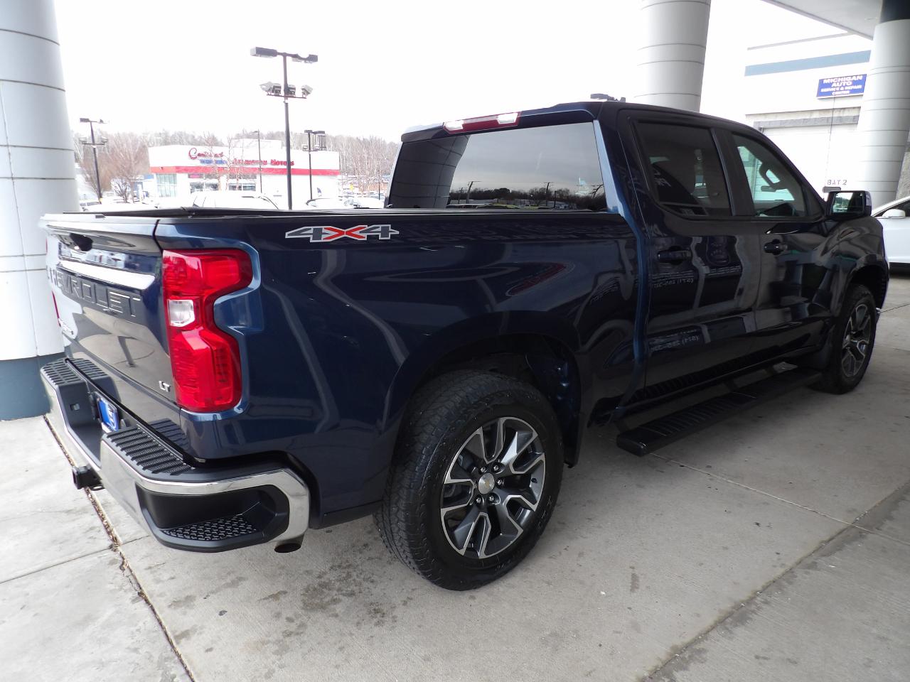 Chevrolet Silverado 1500 4WD Crew Cab 147" LT w/2FL 2023