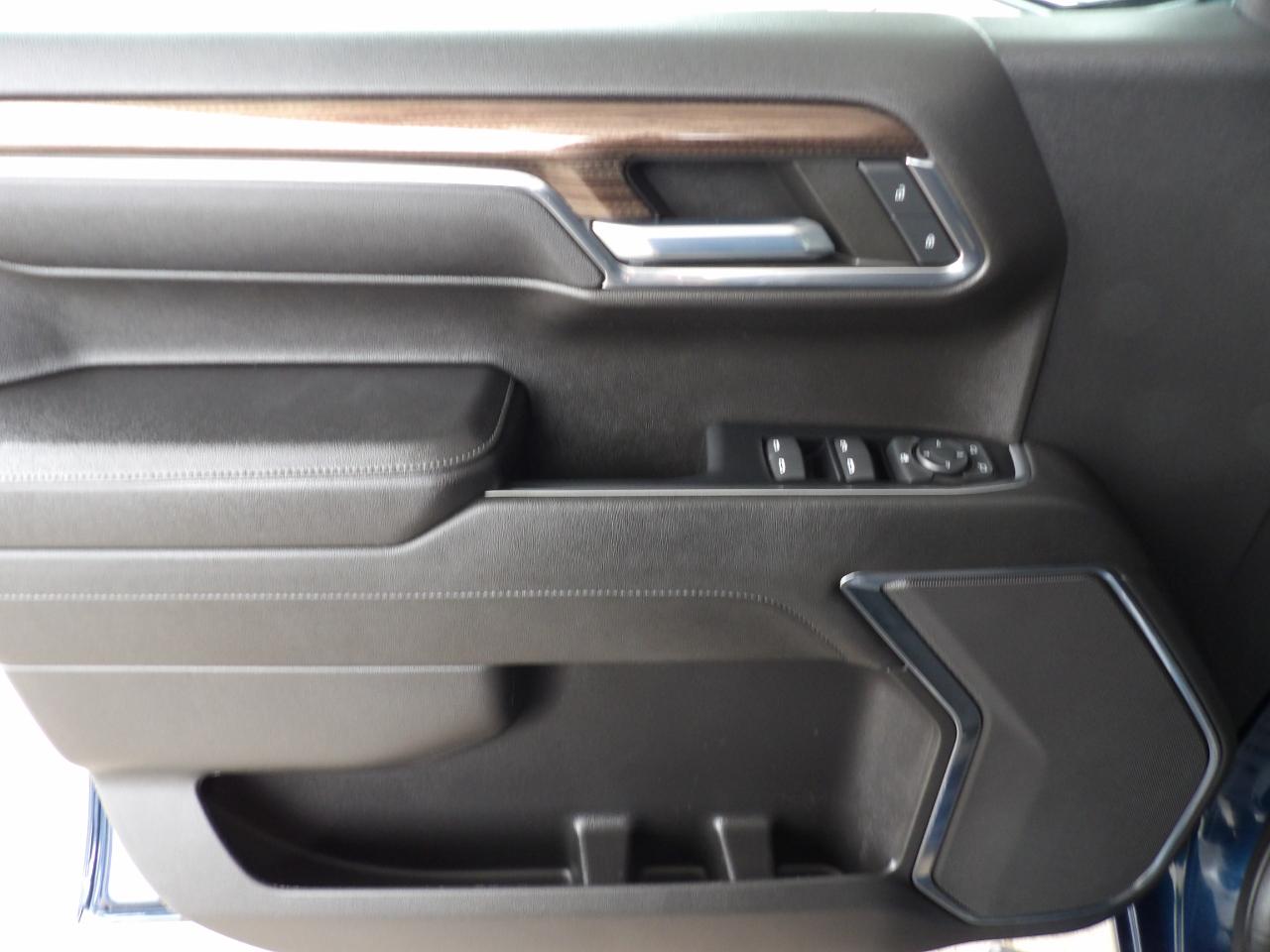 Chevrolet Silverado 1500 4WD Crew Cab 147" LT w/2FL 2023