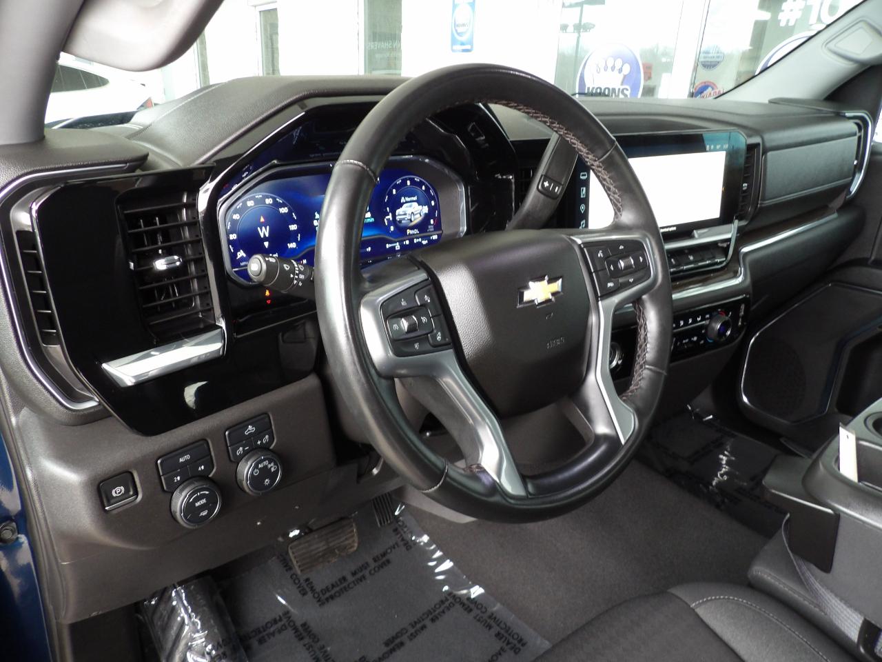 Chevrolet Silverado 1500 4WD Crew Cab 147" LT w/2FL 2023