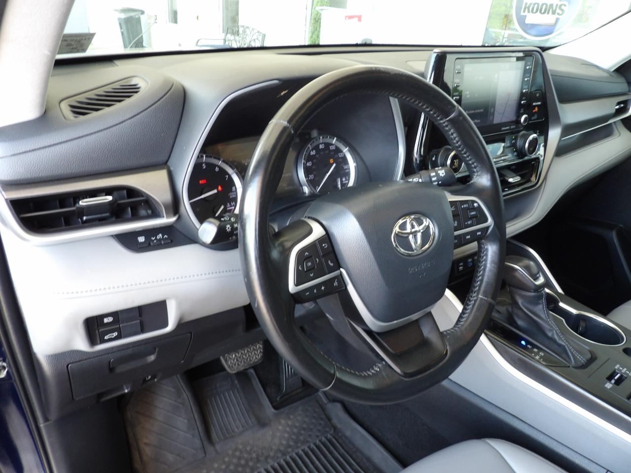 Toyota Highlander XLE AWD (Natl) 2022