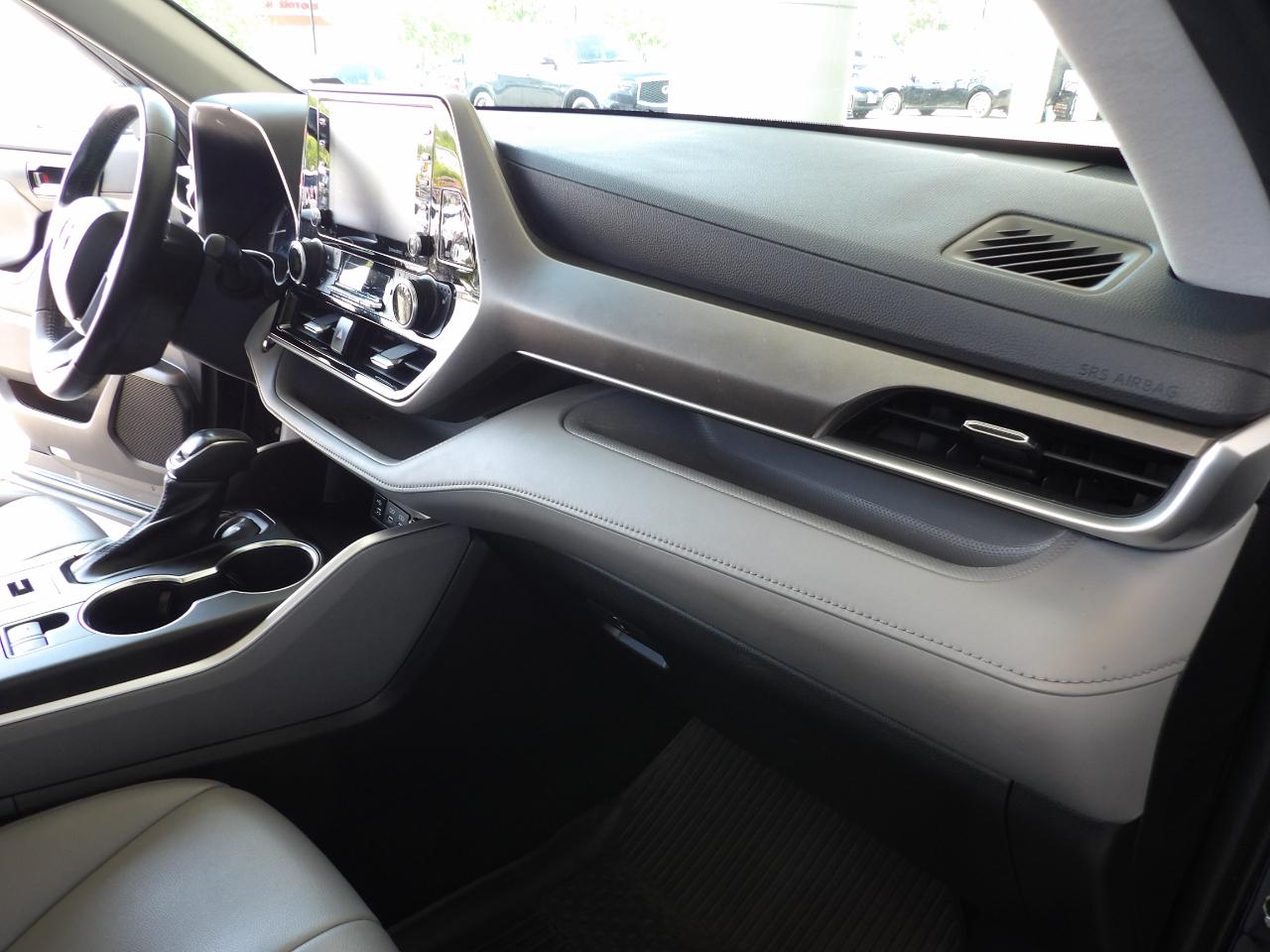 Toyota Highlander XLE AWD (Natl) 2022