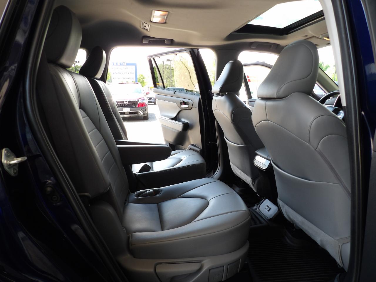 Toyota Highlander XLE AWD (Natl) 2022