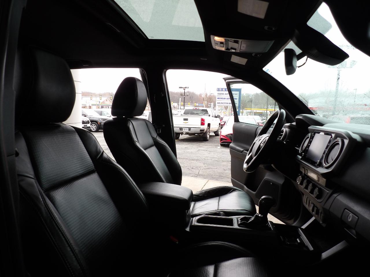 Toyota Tacoma 4WD TRD Sport Double Cab 5' Bed AT (Natl) 2021