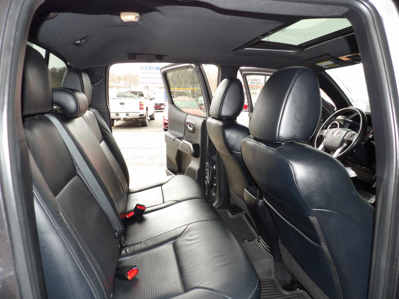 Toyota Tacoma 4WD TRD Sport Double Cab 5' Bed AT (Natl) 2021