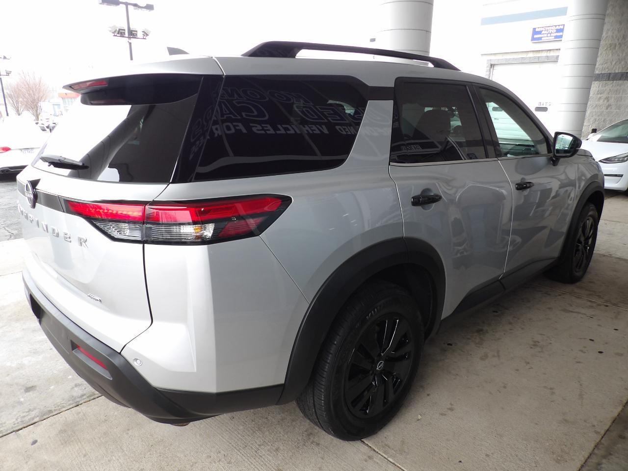 Nissan Pathfinder SV 4WD 2025