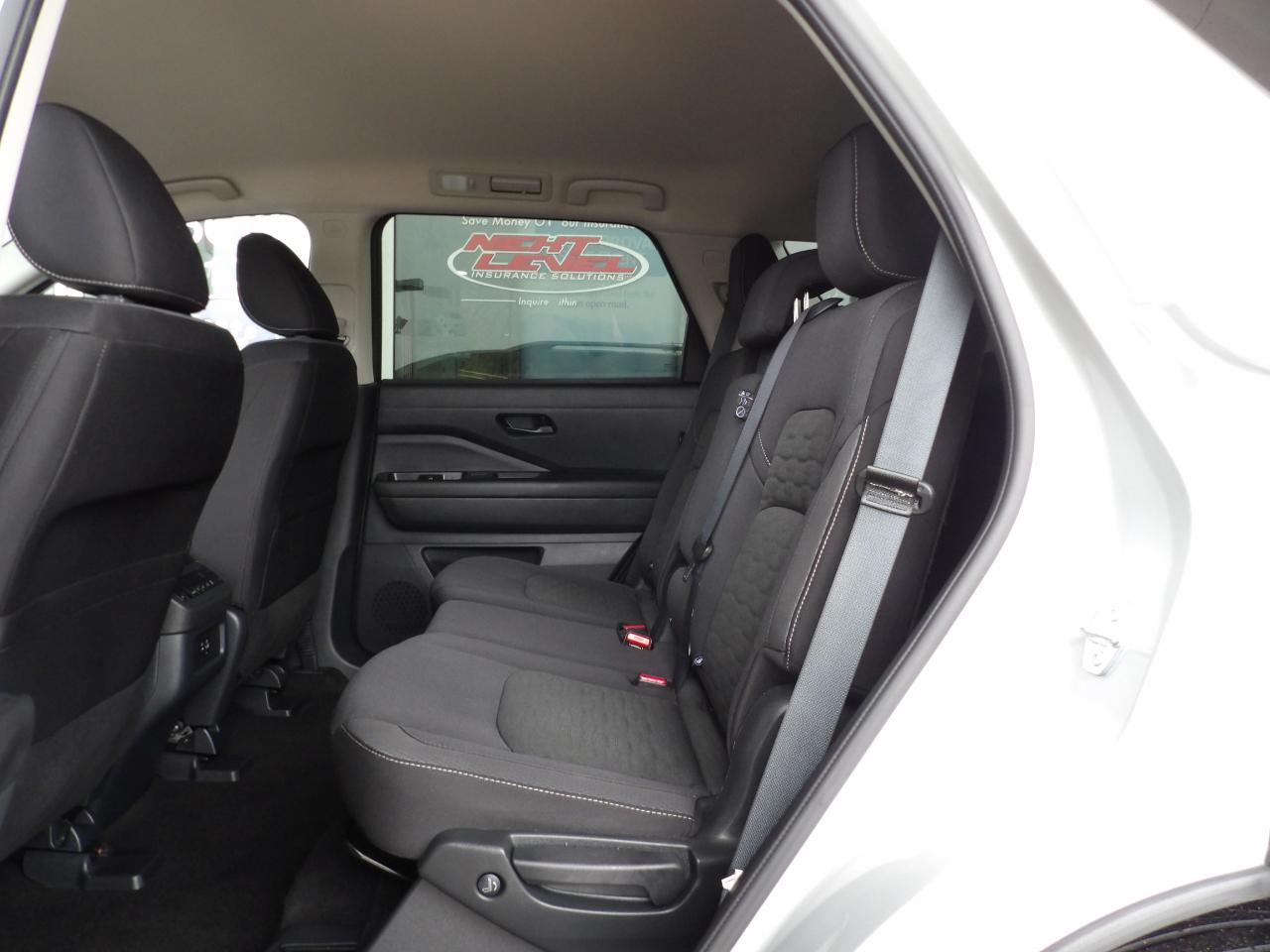 Nissan Pathfinder SV 4WD 2025