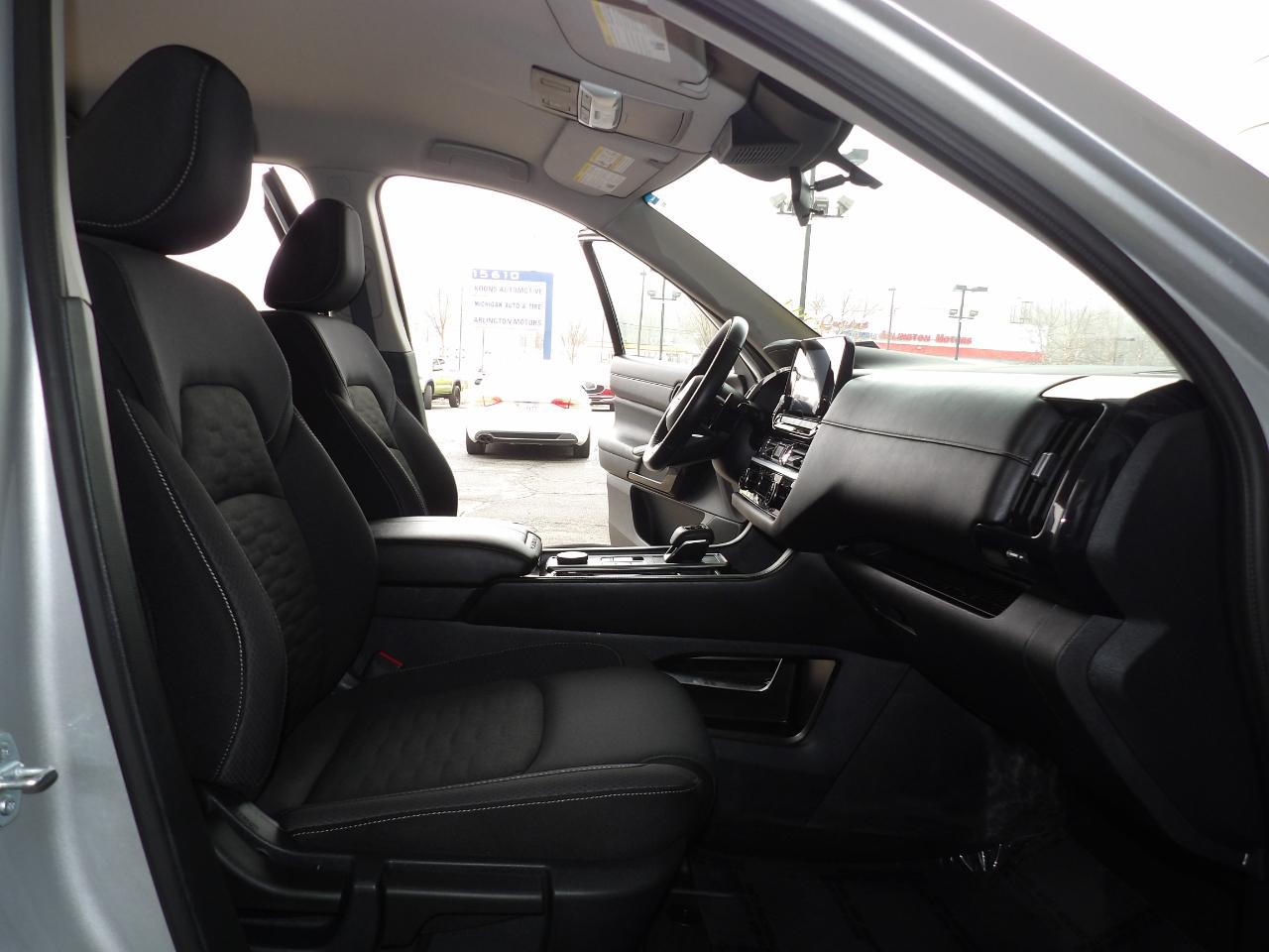 Nissan Pathfinder SV 4WD 2025