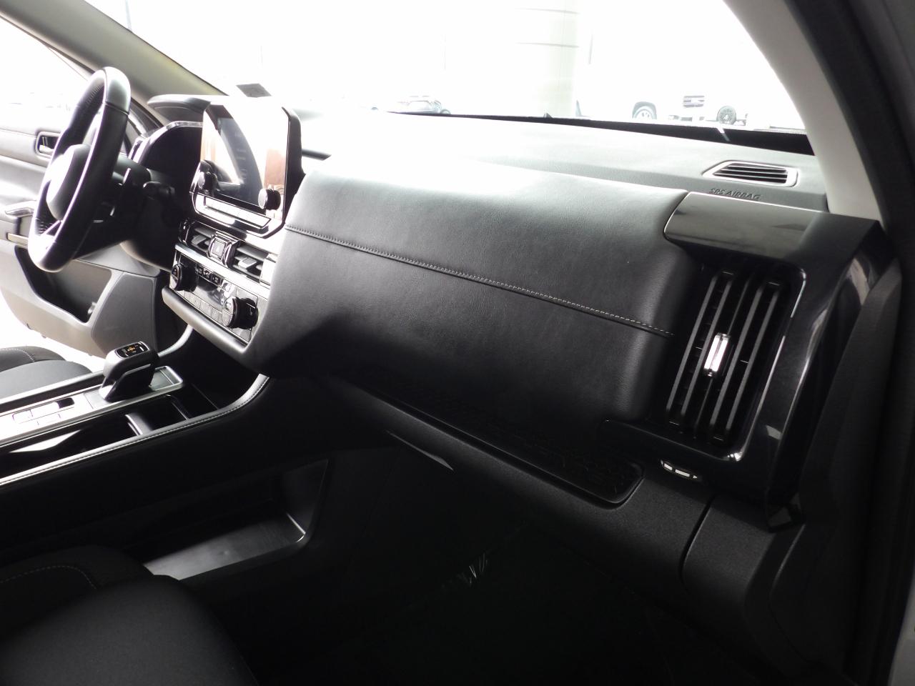 Nissan Pathfinder SV 4WD 2025