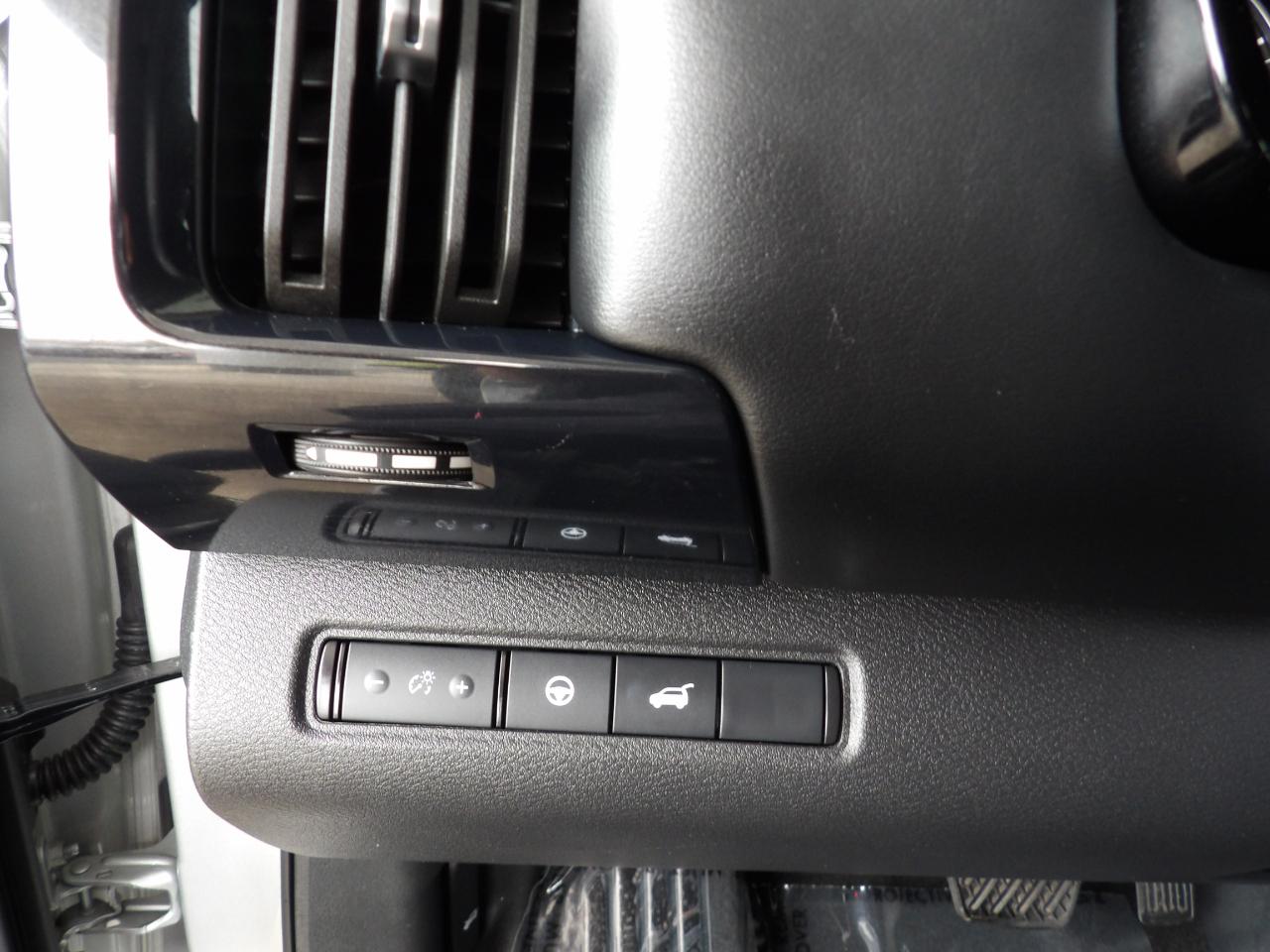 Nissan Pathfinder SV 4WD 2025