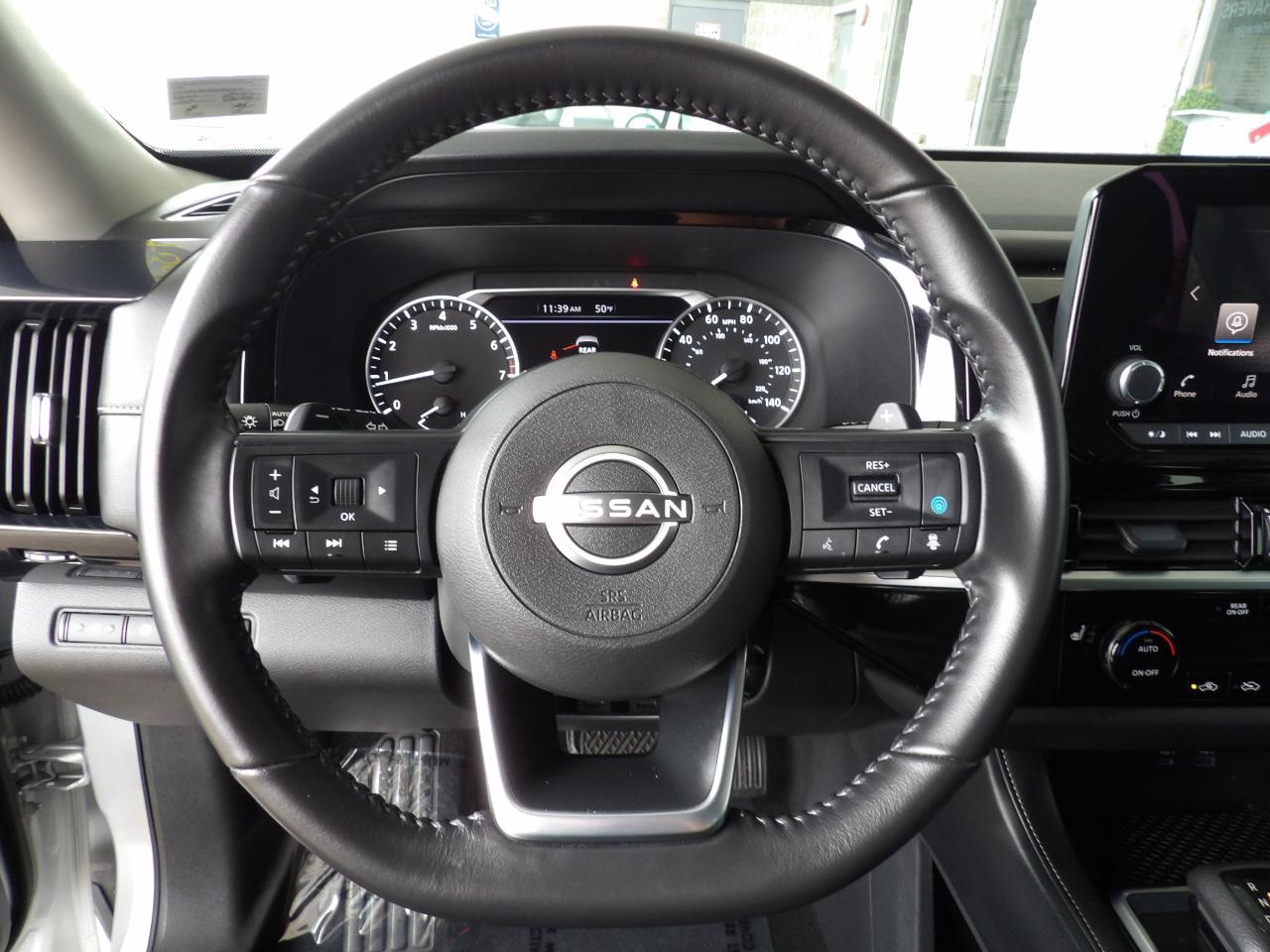 Nissan Pathfinder SV 4WD 2025