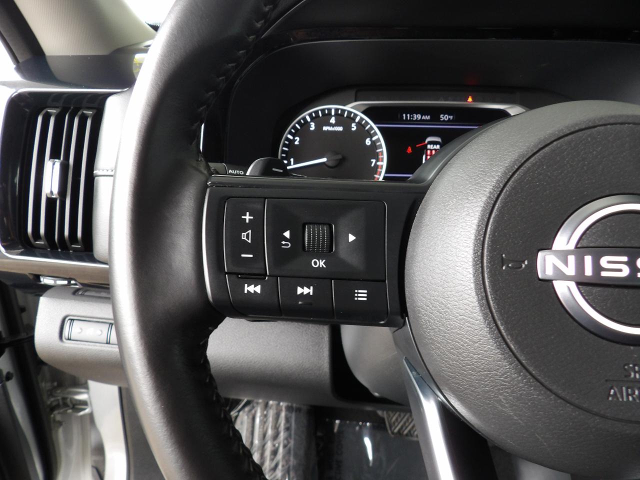 Nissan Pathfinder SV 4WD 2025