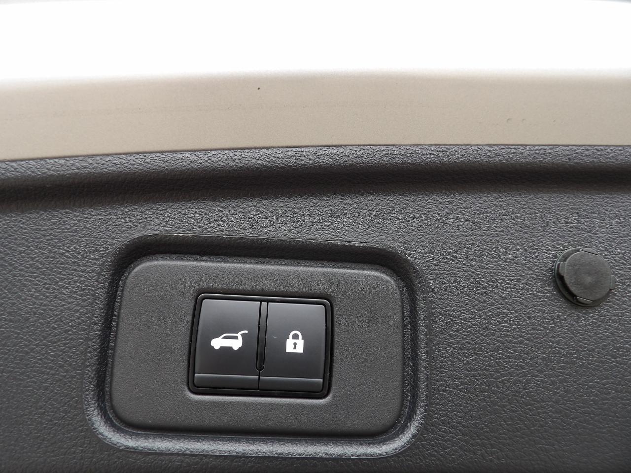 Nissan Pathfinder SV 4WD 2025