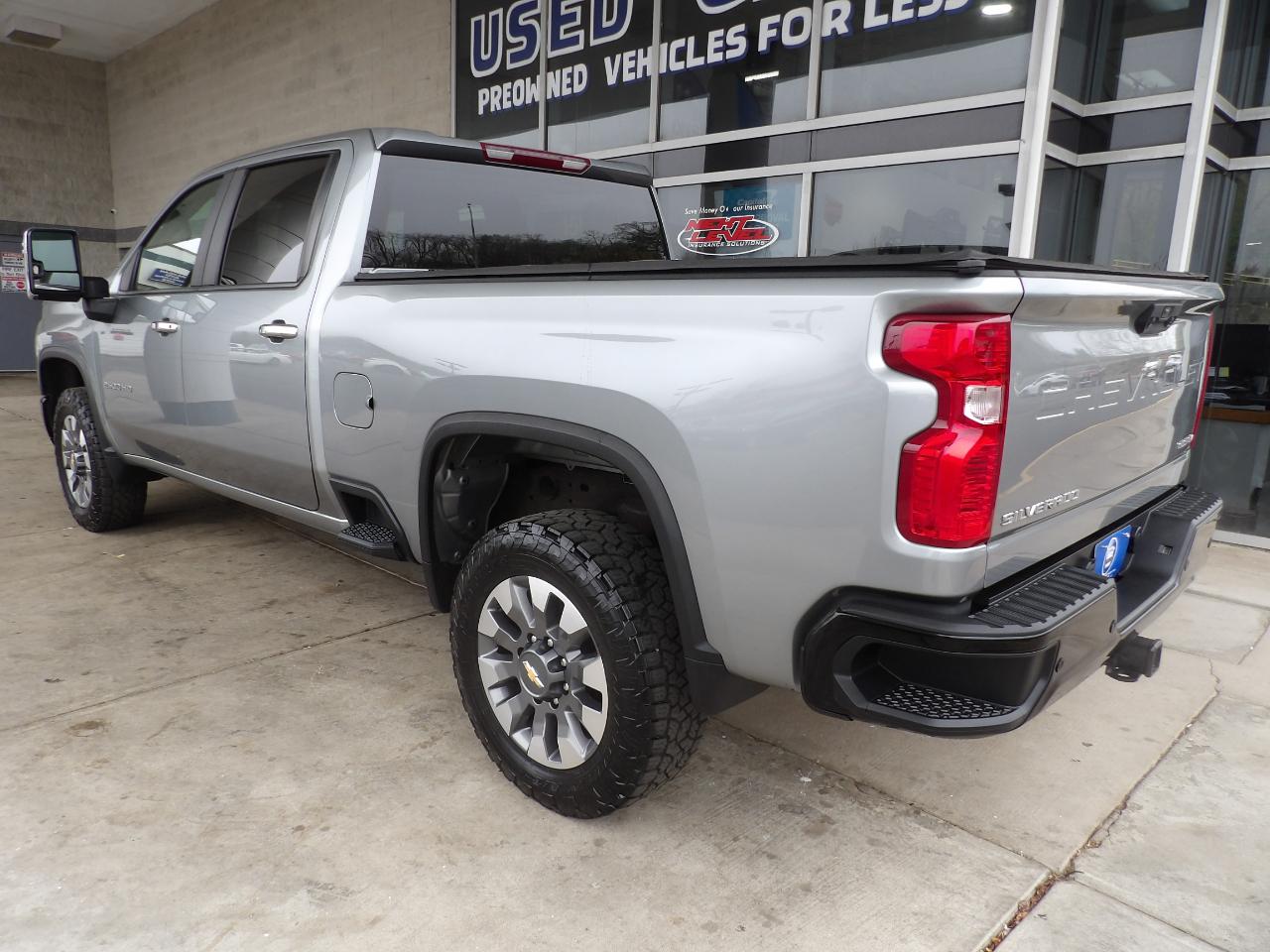 View vehicle photo 6