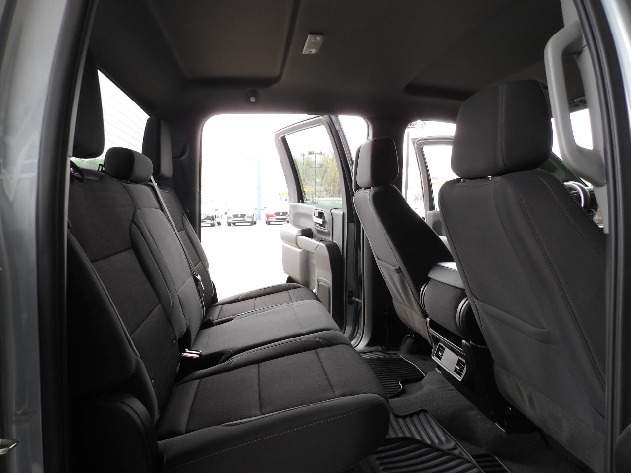 Chevrolet Silverado 2500HD 4WD Crew Cab 159" Custom 2024