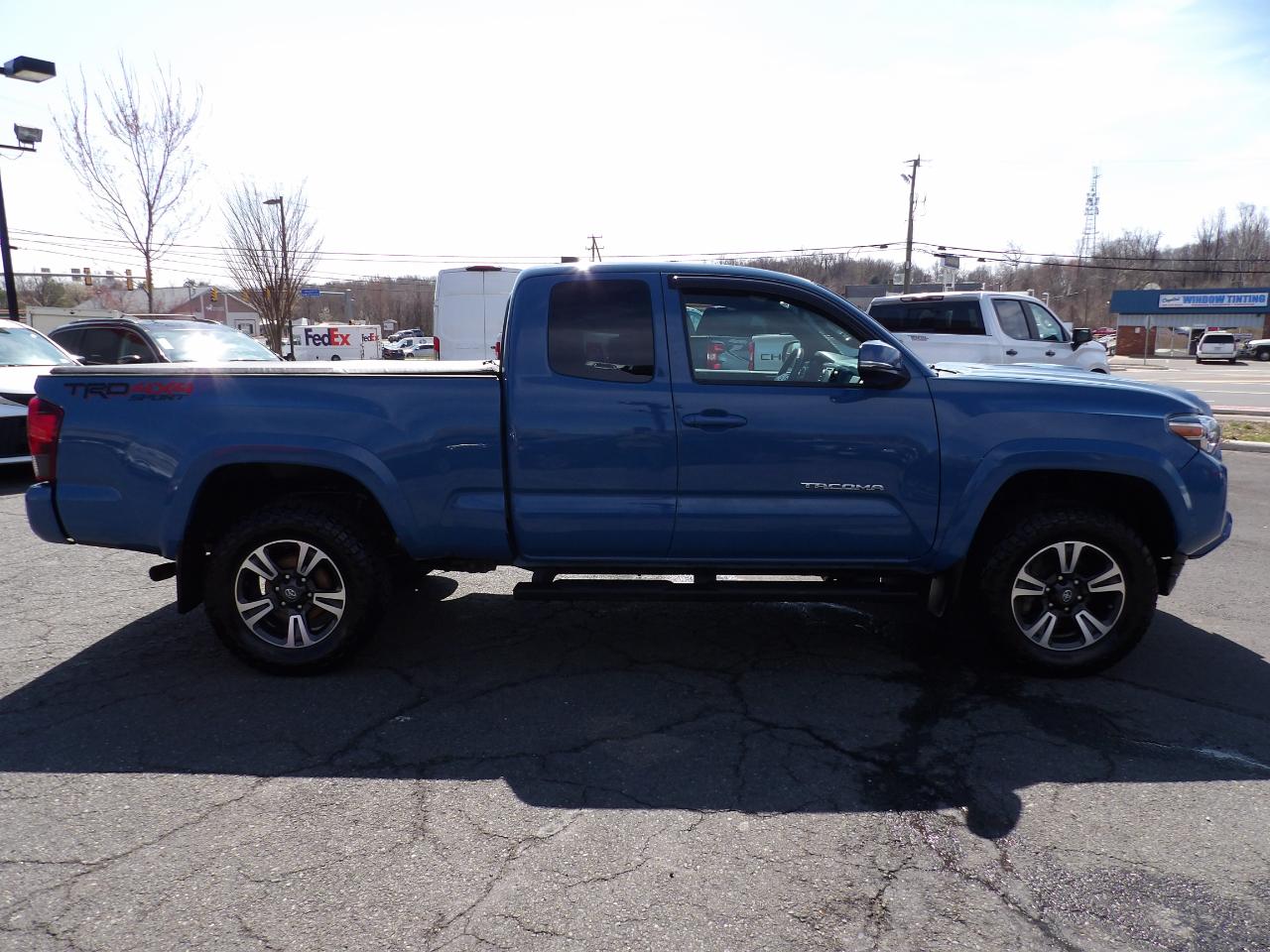 Toyota Tacoma 4WD TRD Sport Access Cab 6' Bed V6 AT (Natl) 2019