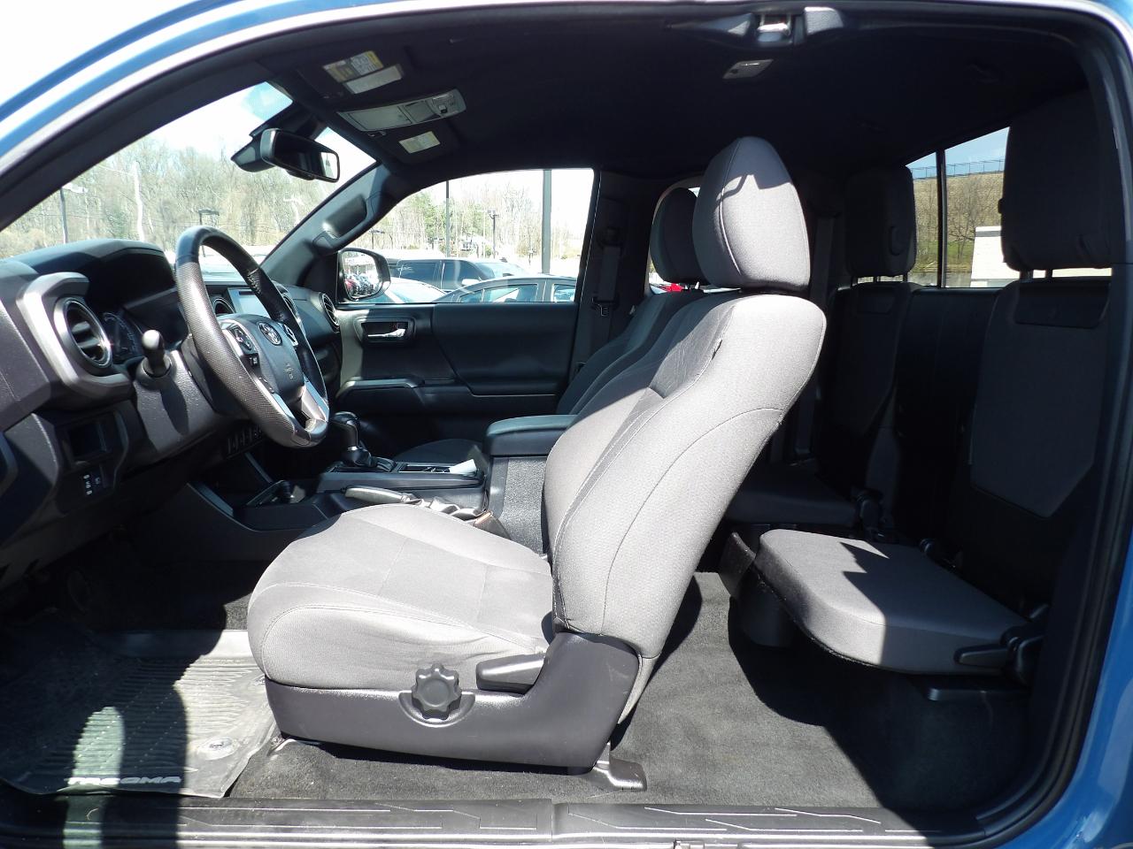 Toyota Tacoma 4WD TRD Sport Access Cab 6' Bed V6 AT (Natl) 2019