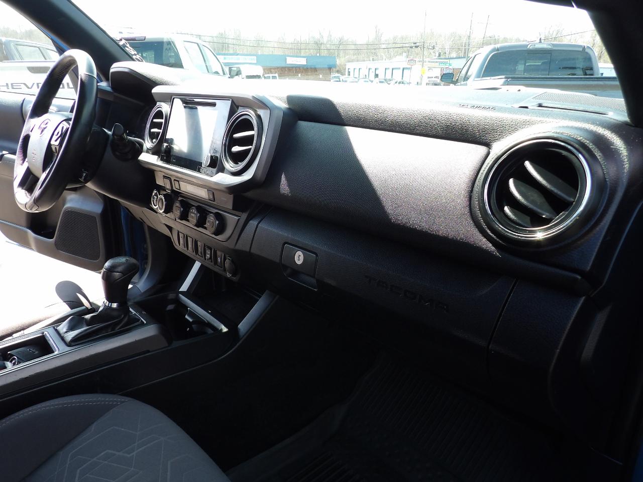 Toyota Tacoma 4WD TRD Sport Access Cab 6' Bed V6 AT (Natl) 2019