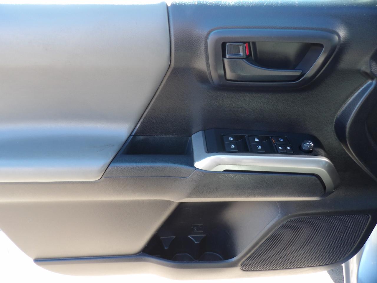 Toyota Tacoma 4WD SR5 Double Cab 5' Bed V6 AT (Natl) 2020