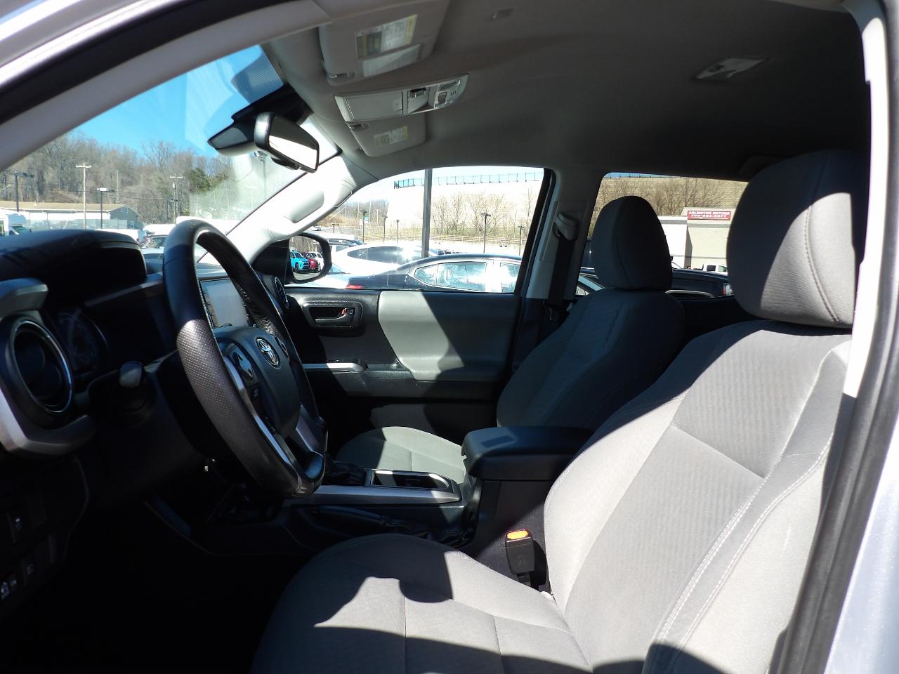 Toyota Tacoma 4WD SR5 Double Cab 5' Bed V6 AT (Natl) 2020