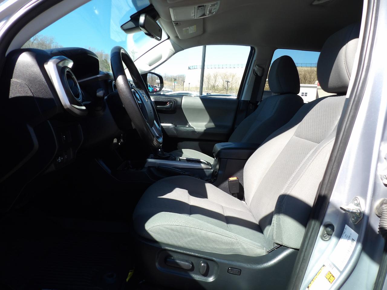 Toyota Tacoma 4WD SR5 Double Cab 5' Bed V6 AT (Natl) 2020