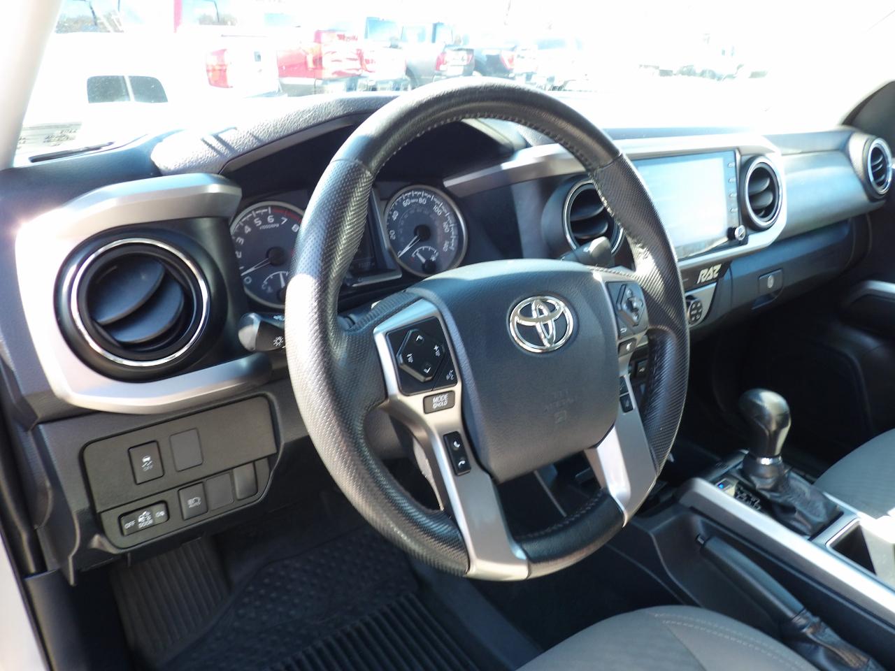 Toyota Tacoma 4WD SR5 Double Cab 5' Bed V6 AT (Natl) 2020