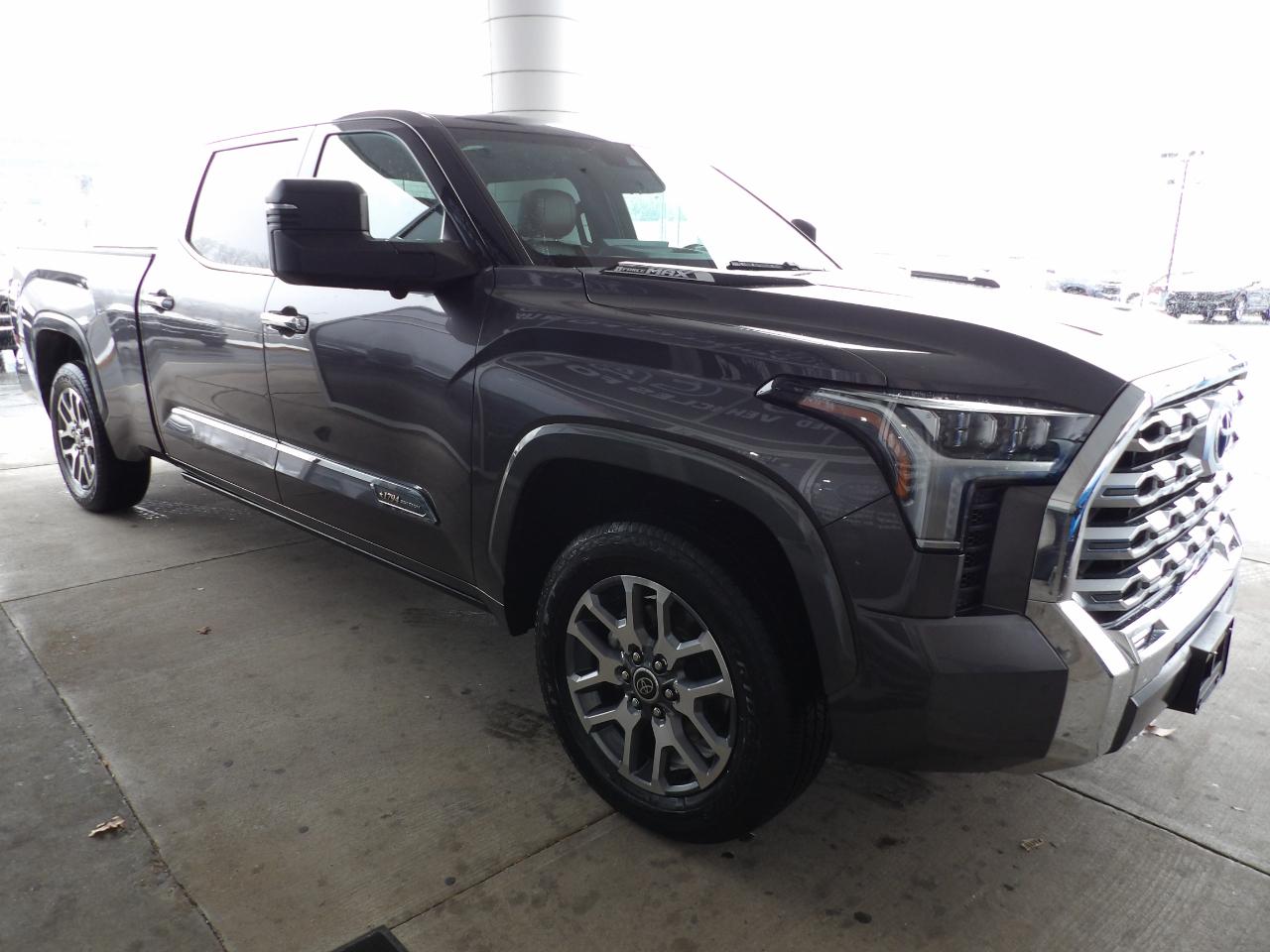 Toyota Tundra 4WD 1794 Edition Hybrid CrewMax 6.5' Bed (Natl) 2022