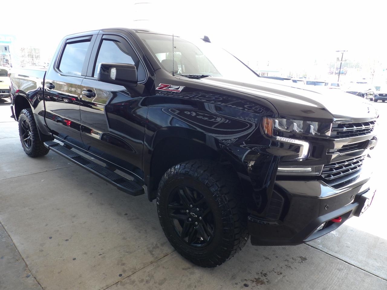 View vehicle photo 3