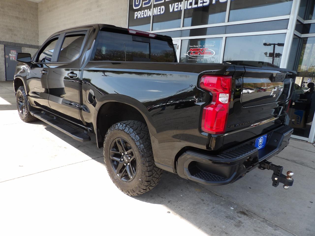 View vehicle photo 6