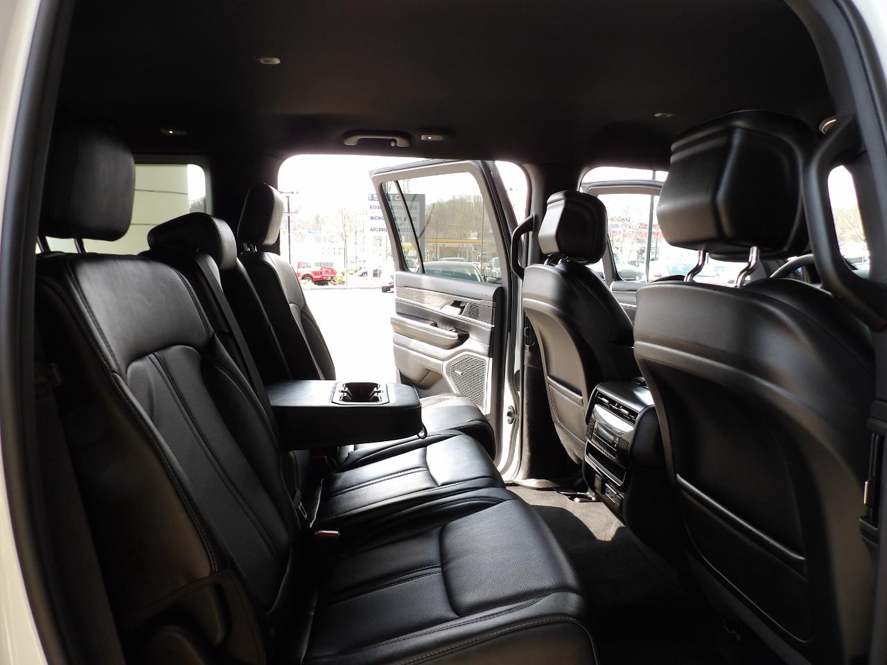 Jeep Wagoneer Series II 4x4 2024