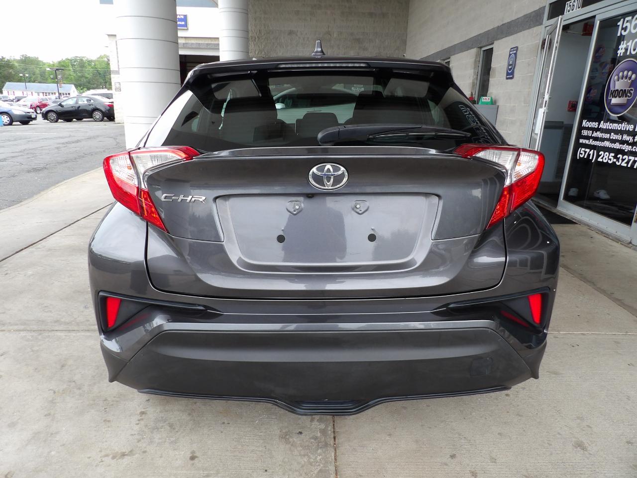 Toyota C-HR LE FWD (Natl) 2021
