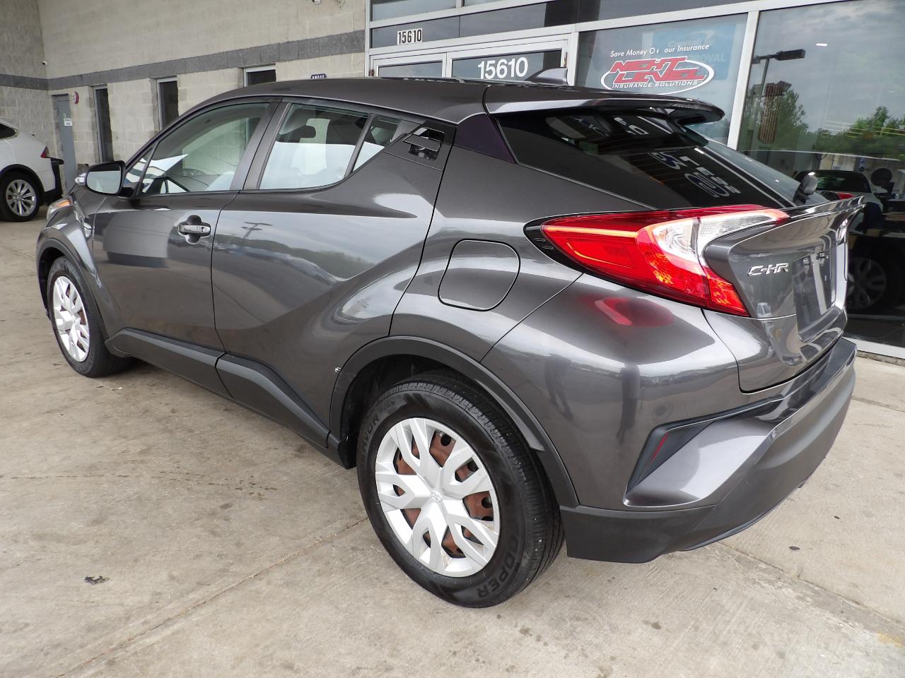 Toyota C-HR LE FWD (Natl) 2021