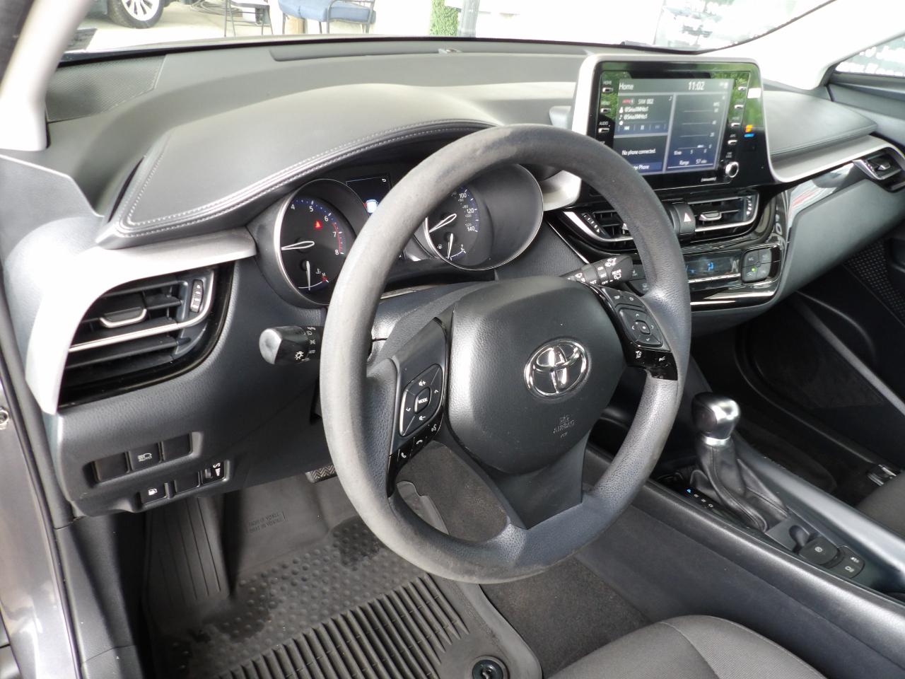 Toyota C-HR LE FWD (Natl) 2021