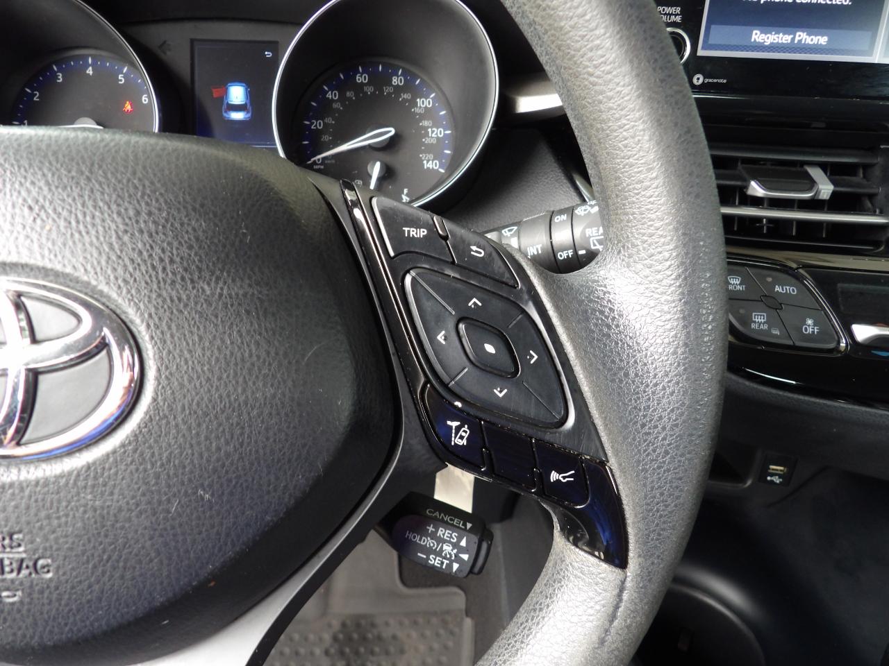 Toyota C-HR LE FWD (Natl) 2021