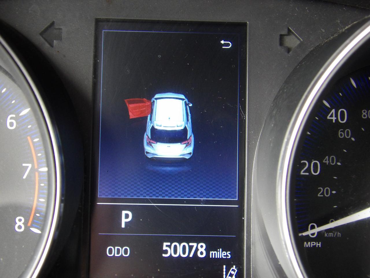 Toyota C-HR LE FWD (Natl) 2021