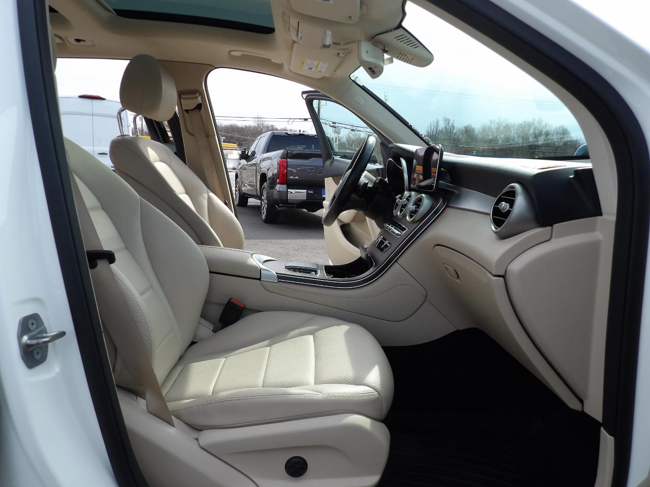 Mercedes-Benz GLC GLC 300 4MATIC SUV 2020