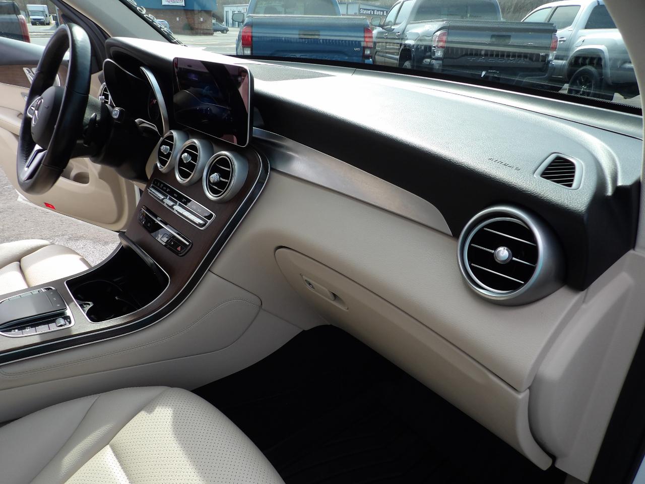 Mercedes-Benz GLC GLC 300 4MATIC SUV 2020