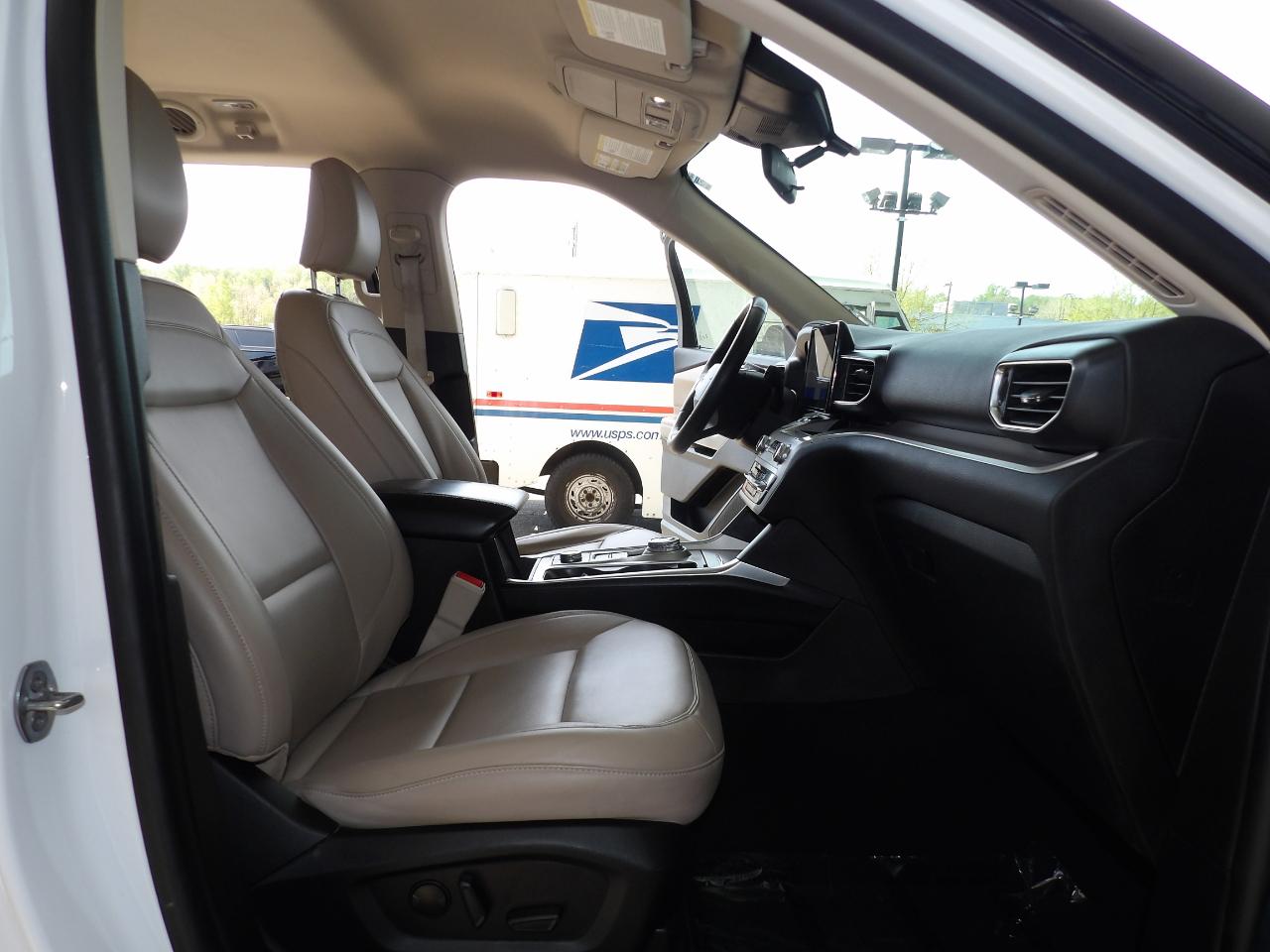 Ford Explorer XLT 4WD 2023