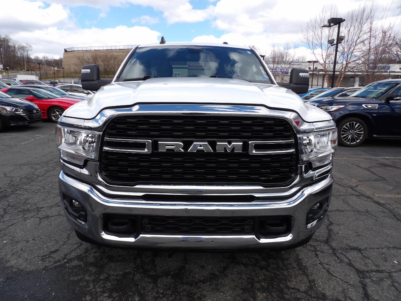 RAM 2500 Big Horn 4x4 Crew Cab 6'4" Box 2024