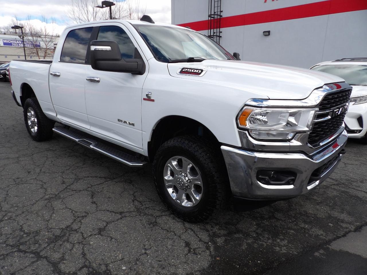 RAM 2500 Big Horn 4x4 Crew Cab 6'4" Box 2024