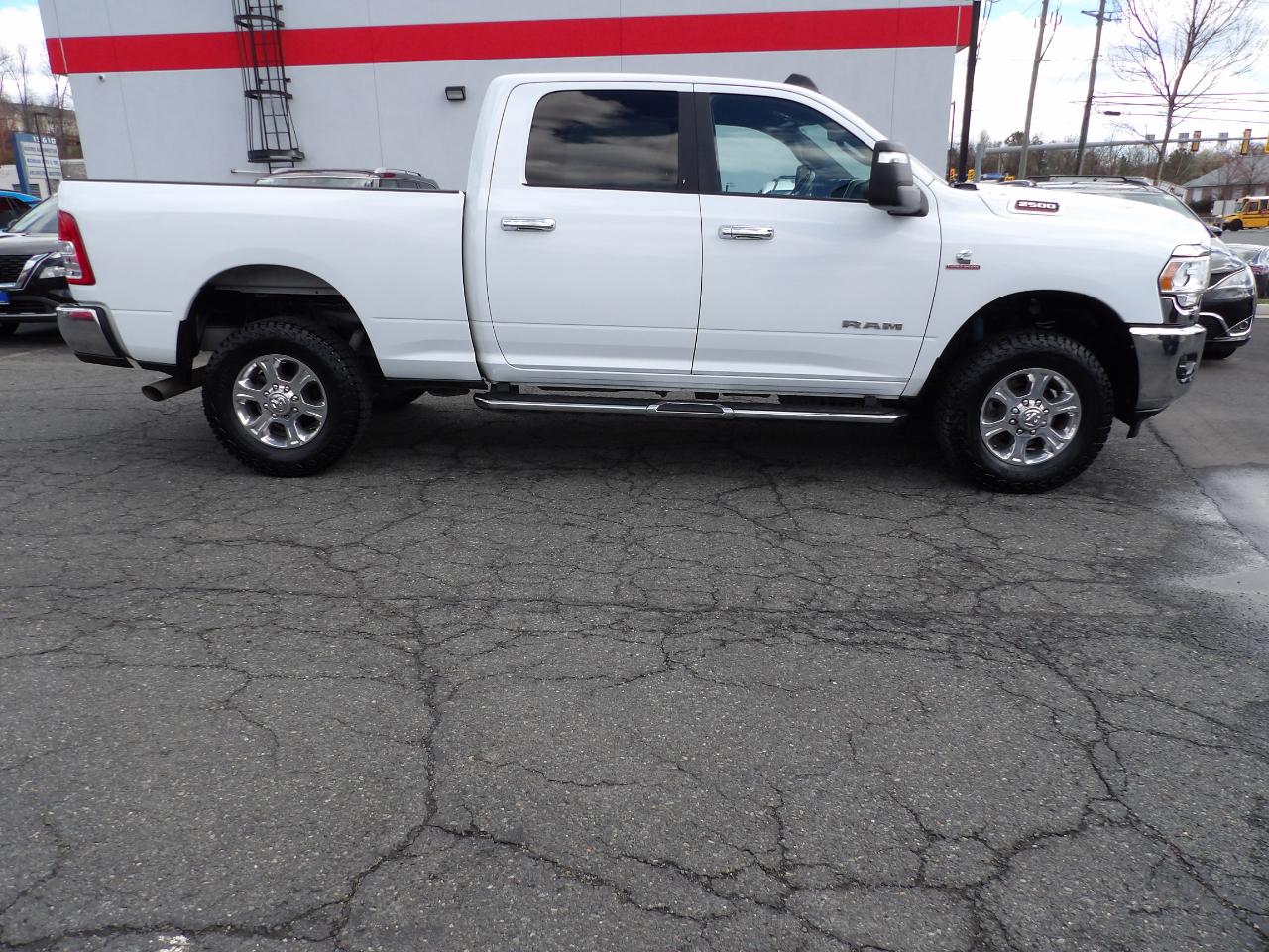 RAM 2500 Big Horn 4x4 Crew Cab 6'4" Box 2024