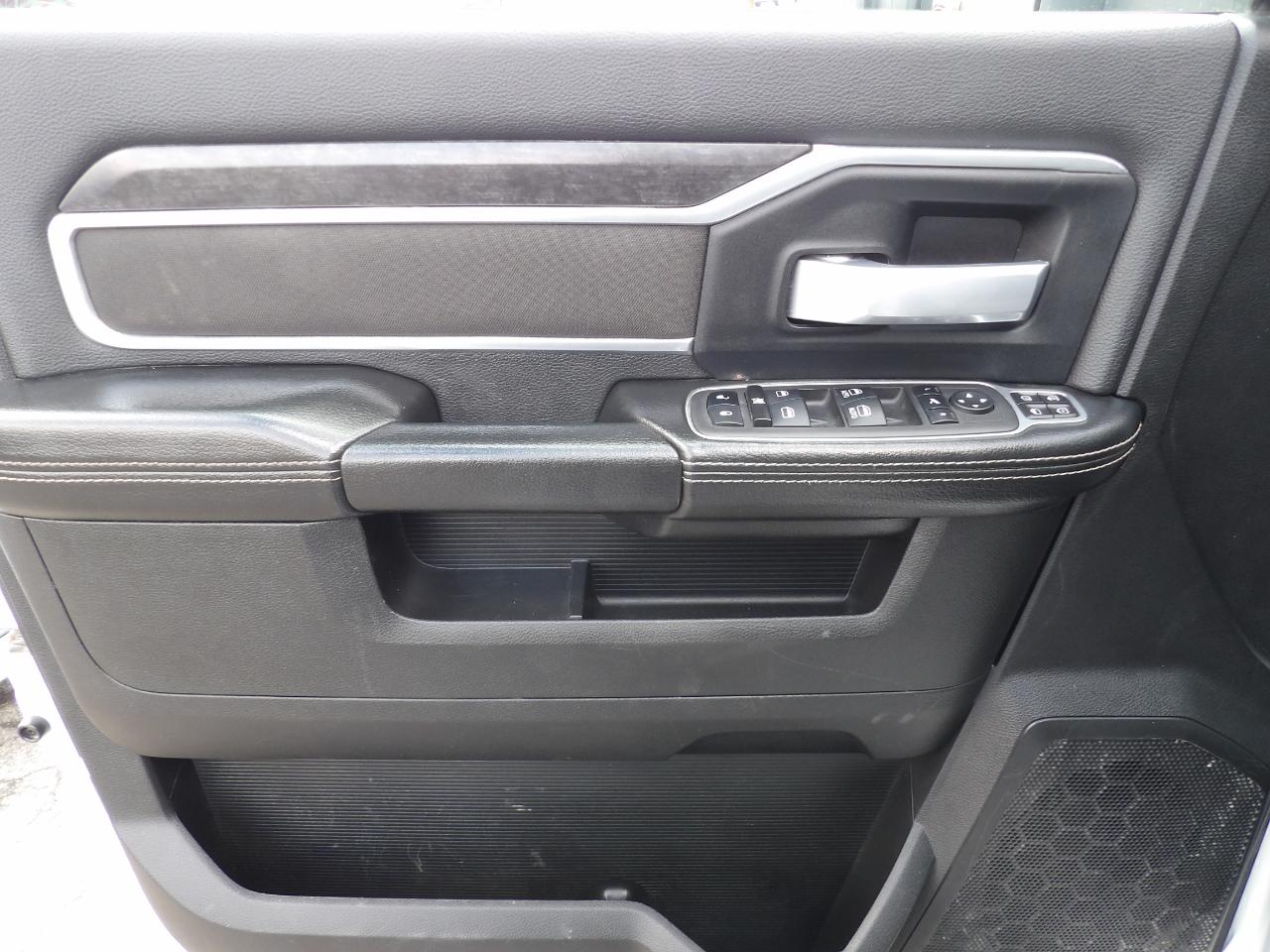 RAM 2500 Big Horn 4x4 Crew Cab 6'4" Box 2024