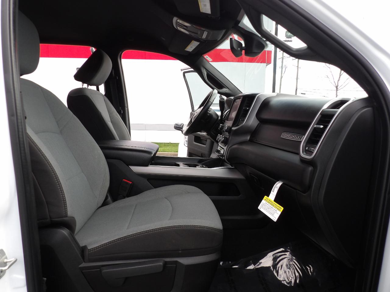 RAM 2500 Big Horn 4x4 Crew Cab 6'4" Box 2024