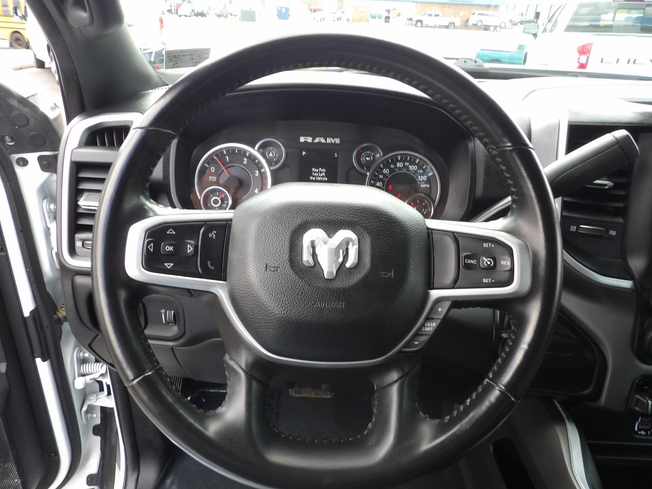 RAM 2500 Big Horn 4x4 Crew Cab 6'4" Box 2024