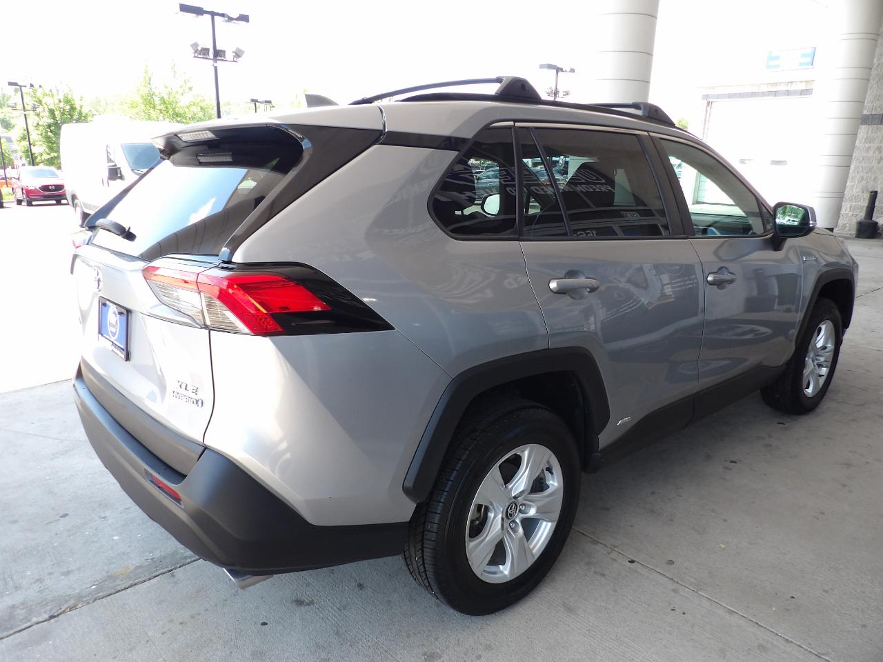 Toyota RAV4 Hybrid XLE AWD (Natl) *Ltd Avail* 2021