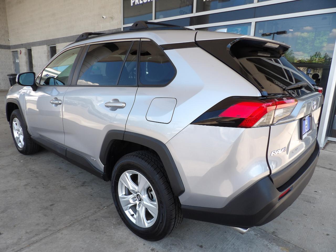 Toyota RAV4 Hybrid XLE AWD (Natl) *Ltd Avail* 2021