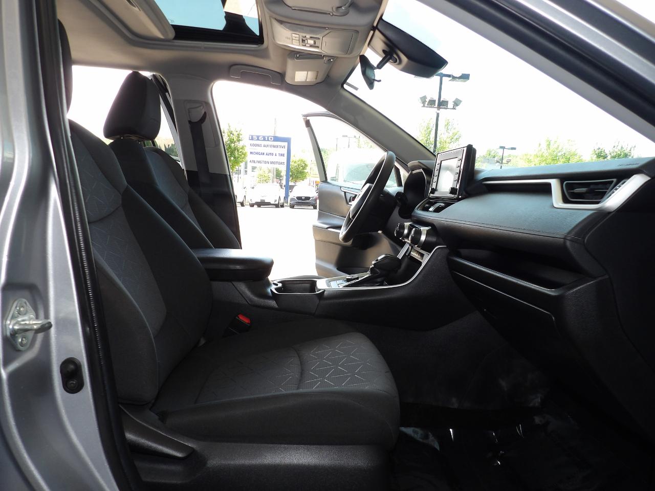 Toyota RAV4 Hybrid XLE AWD (Natl) *Ltd Avail* 2021