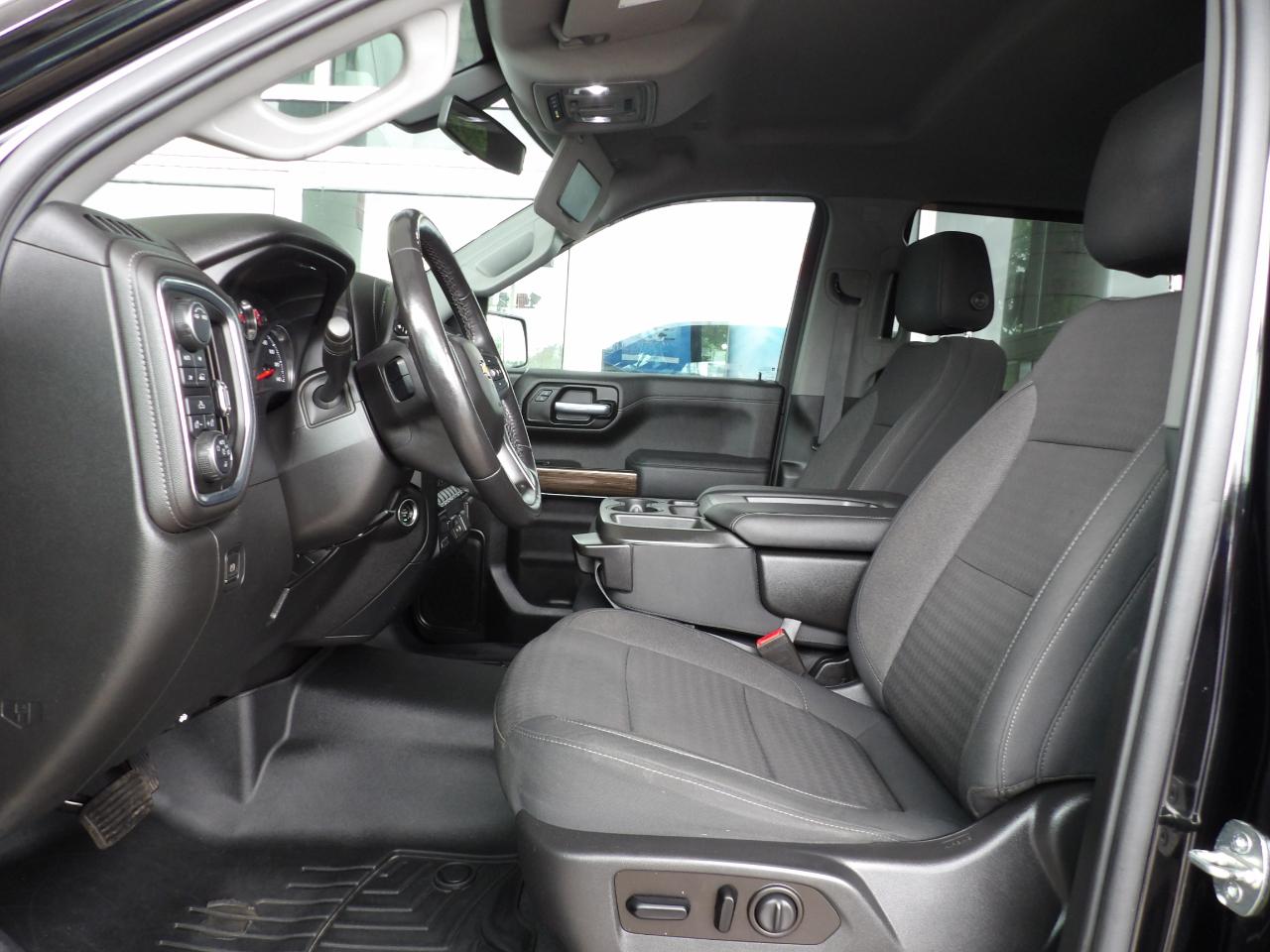 Chevrolet Silverado 1500 4WD Crew Cab 147" LT 2020