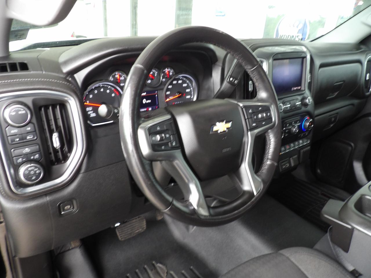 Chevrolet Silverado 1500 4WD Crew Cab 147" LT 2020
