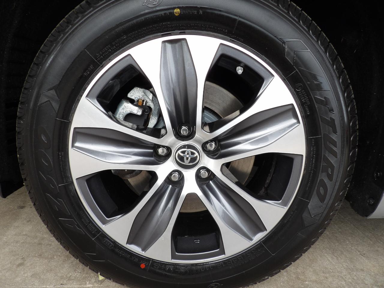 Toyota Highlander XLE 4WD 2024